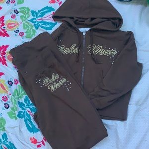 hello , i am selling these joggers with a sweater!